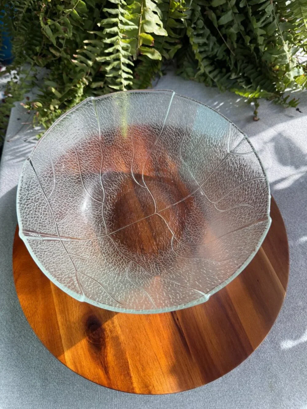 Vintage Clear Glass Aspen Leaf Serving Bowl, by Durax Argentina